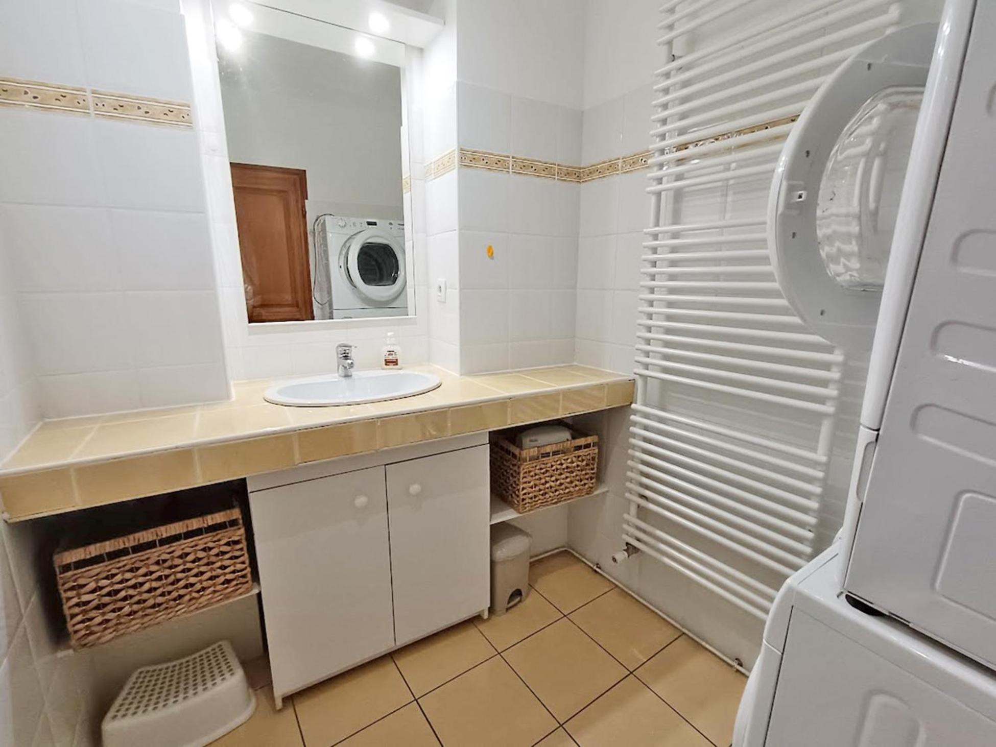 Le Petit Cerf, T3, Wifi, Cave Apartment Bagnères-de-Luchon Екстериор снимка